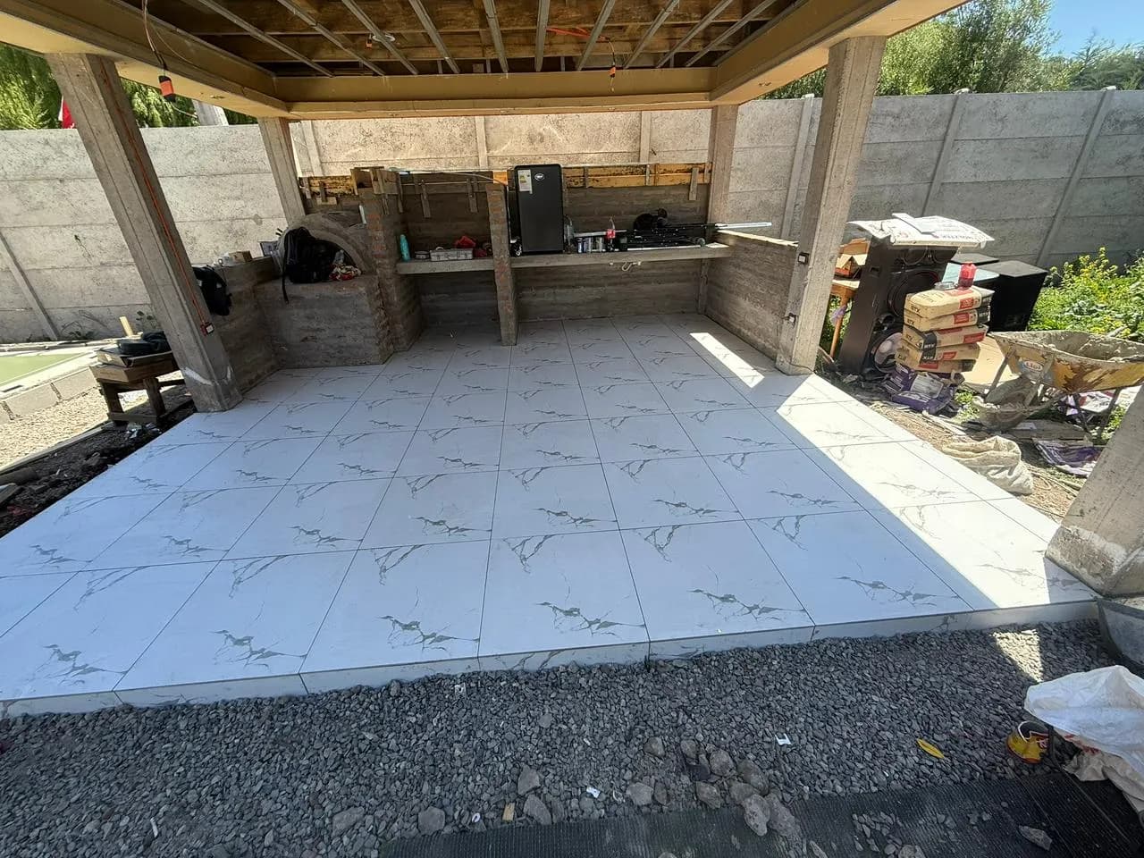 Construcción de piso exterior