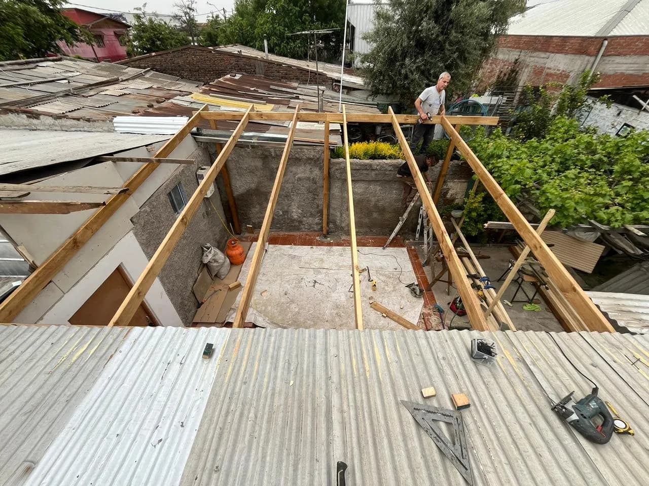 Techado Exterior en Madera Noble